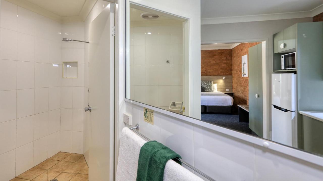 Hamilton Henry Parkes Motor Inn ภายนอก รูปภาพ
