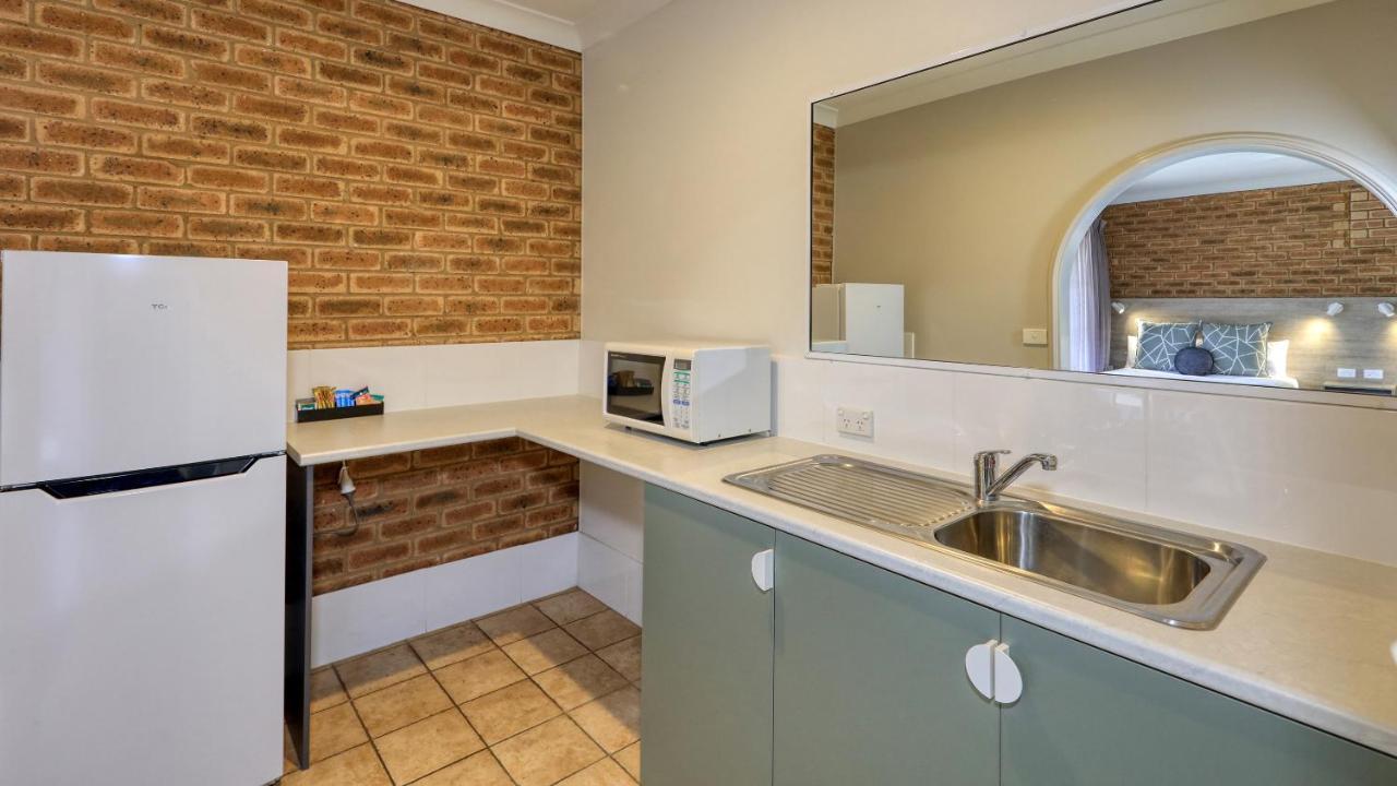Hamilton Henry Parkes Motor Inn ภายนอก รูปภาพ