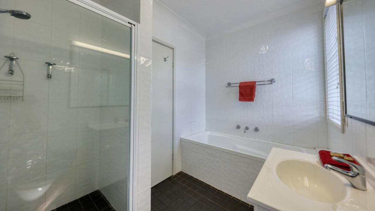 Hamilton Henry Parkes Motor Inn ภายนอก รูปภาพ