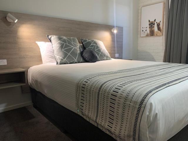 Hamilton Henry Parkes Motor Inn ภายนอก รูปภาพ