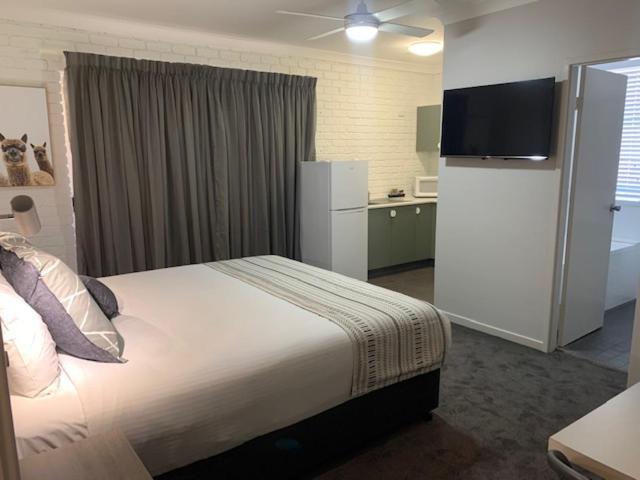 Hamilton Henry Parkes Motor Inn ภายนอก รูปภาพ