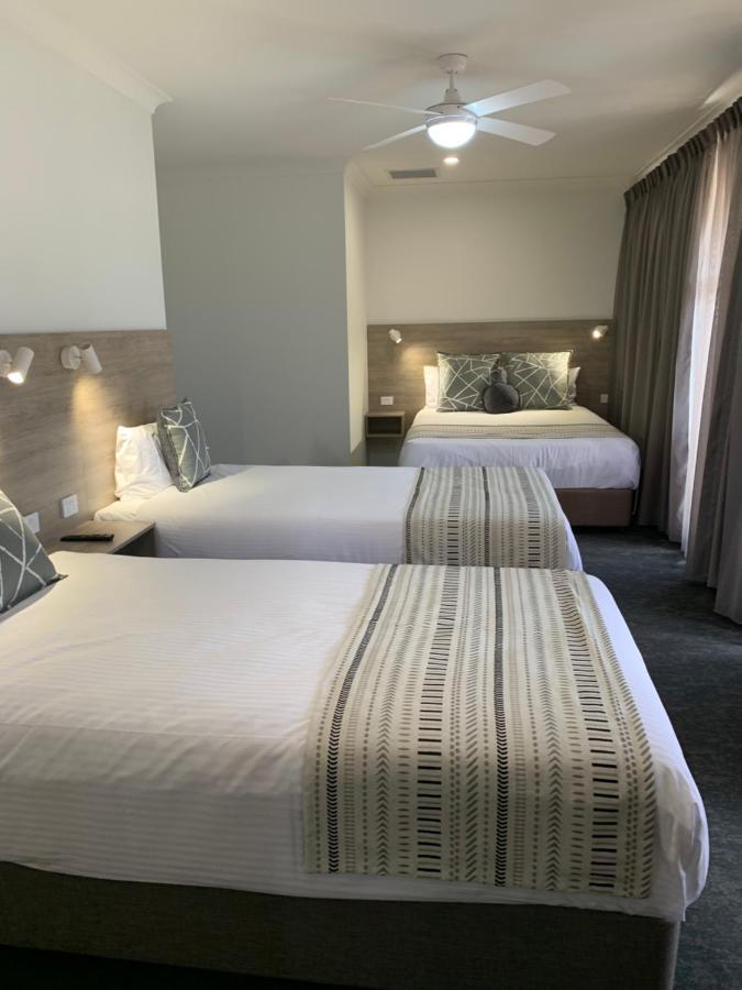 Hamilton Henry Parkes Motor Inn ภายนอก รูปภาพ