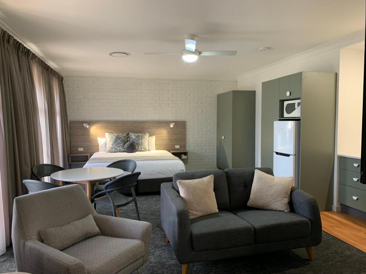 Hamilton Henry Parkes Motor Inn ภายนอก รูปภาพ