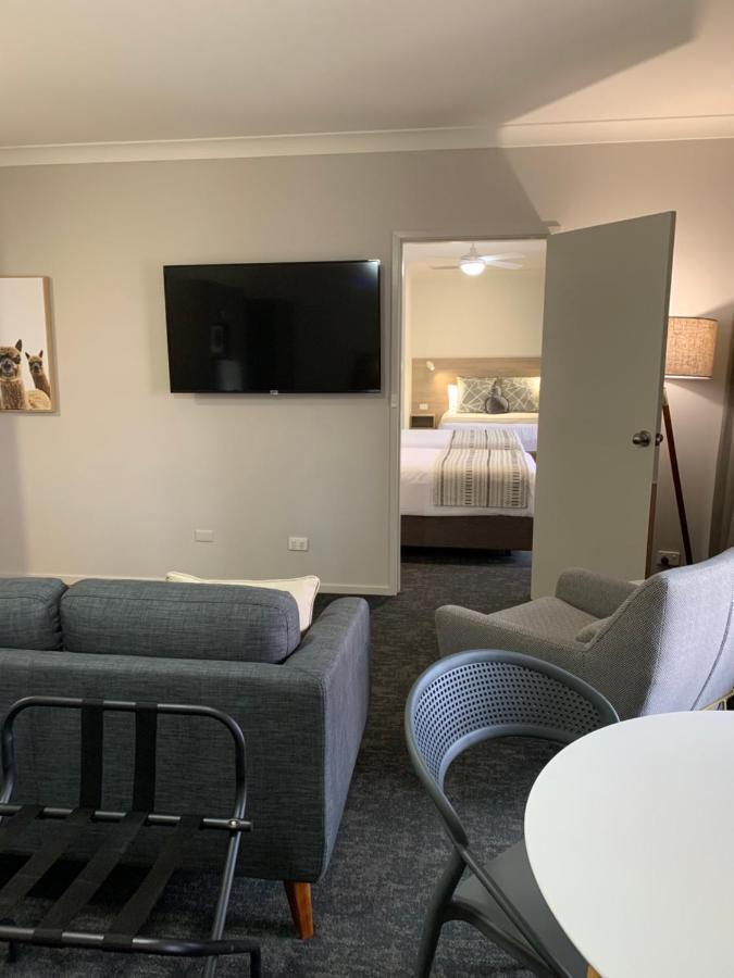 Hamilton Henry Parkes Motor Inn ภายนอก รูปภาพ