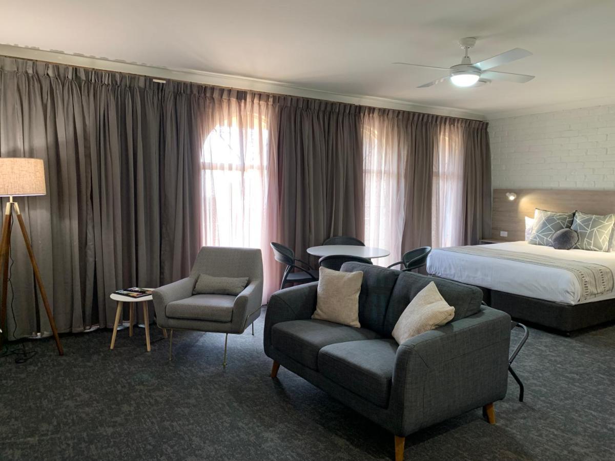 Hamilton Henry Parkes Motor Inn ภายนอก รูปภาพ